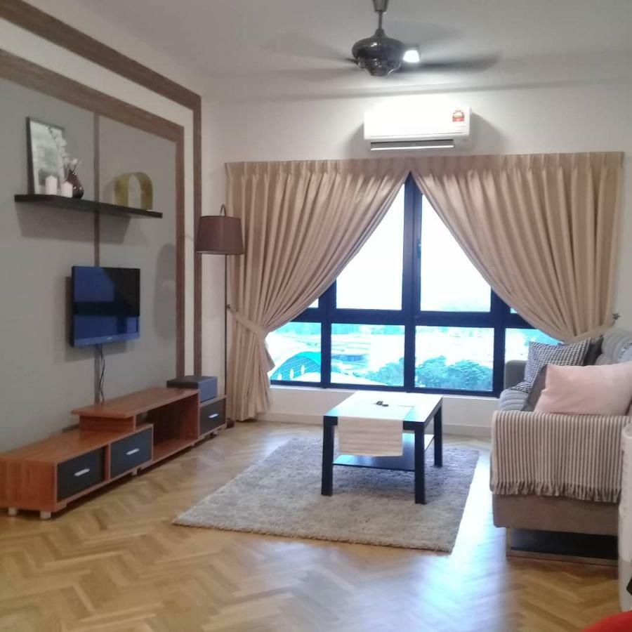 Adore Homestay@Emira Seksyen 13 Shah Alam, Msu, Stadium, Aeon Mall Exterior photo